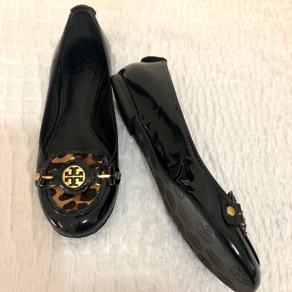 Tory Burch black calf hair animal print flats 8 M